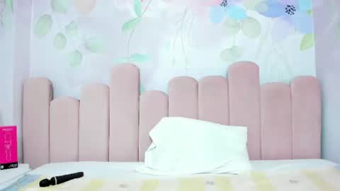 Snapshot of miabloom19 chatting on 07/04/26, 10:27 Mia online show from 07/04/26, 10:27