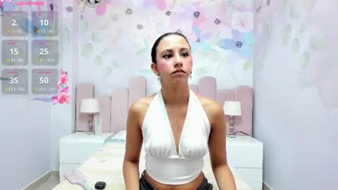 Snapshot of miabloom19 chatting on 07/09/26, 11:31 Mia online show from 07/09/26, 11:31