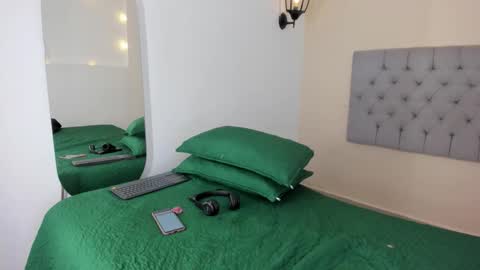    online show from 11/26/25, 11:11