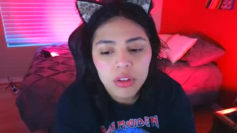 Mia online show from 12/25/24, 12:05