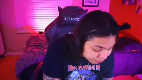 Mia online show from 12/31/24, 01:26