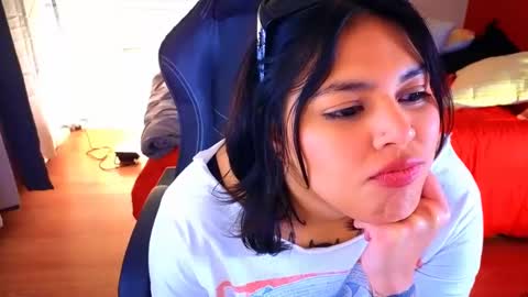 Mia online show from 01/08/25, 06:31