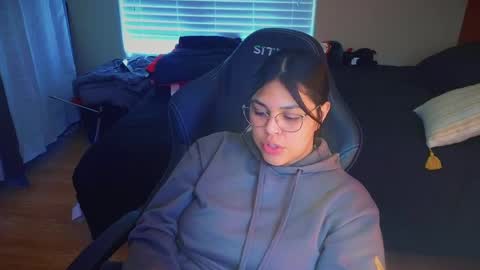 Mia online show from 02/22/25, 11:57