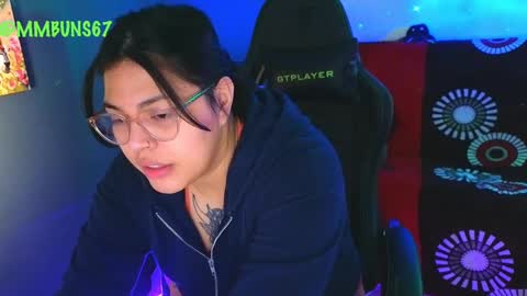 Mia online show from 10/04/25, 12:08