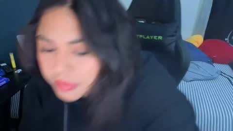 Mia online show from 03/15/26, 11:33