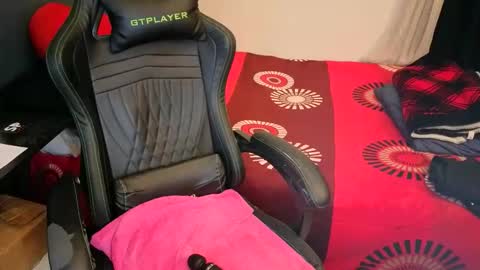 Mia online show from 03/28/26, 02:33