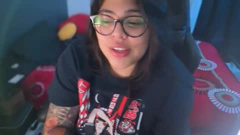 Mia online show from 04/12/26, 01:43