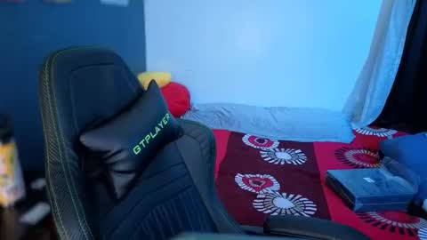 Mia online show from 04/13/26, 02:28