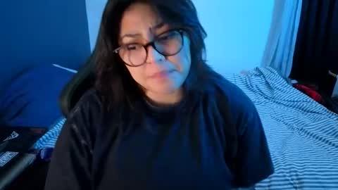 Mia online show from 04/25/26, 01:19