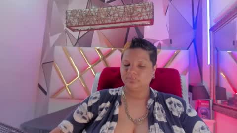 Snapshot of miacapucci1 chatting on 03/08/25, 06:16 online show from 03/08/25, 06:16