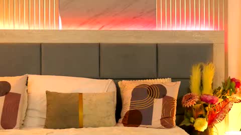 Mia online show from 11/18/25, 09:41