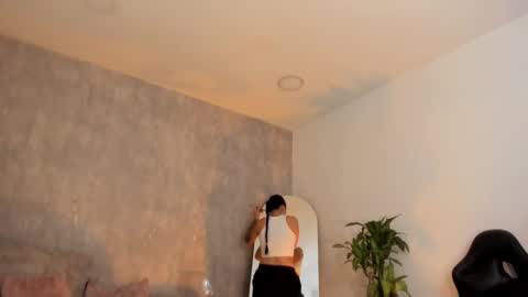 miacooper online show from 10/10/25, 12:26