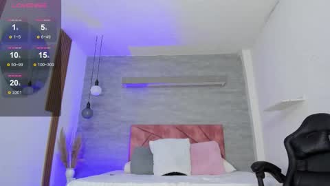 miacooper online show from 11/18/25, 12:20