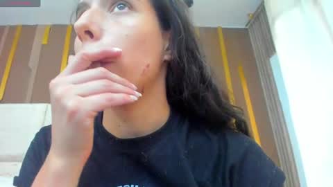 Snapshot of miacours chatting on 07/17/26, 08:03 MiaCours online show from 07/17/26, 08:03