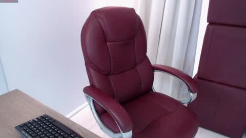 miadesir online show from 04/05/26, 04:04