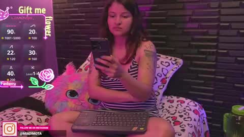 Mia online show from 09/27/25, 05:34