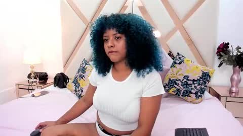 Snapshot of miadraven chatting on 11/10/25, 05:34 Mia online show from 11/10/25, 05:34