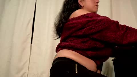 Snapshot of miafix chatting on 04/30/26, 02:07 Mia Carter Schedule 800 - 1430 gtm-5 online show from 04/30/26, 02:07