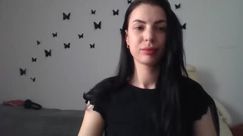 Mia online show from 05/19/26, 09:32