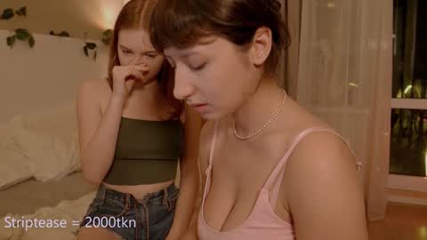 Snapshot of miafleur chatting on 02/07/25, 06:45 Mia online show from 02/07/25, 06:45