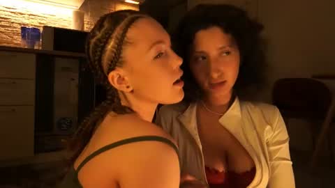 Mia online show from 08/02/26, 10:52