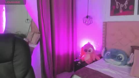 Mia online show from 06/03/26, 03:31
