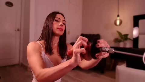 Mia online show from 03/29/26, 11:10