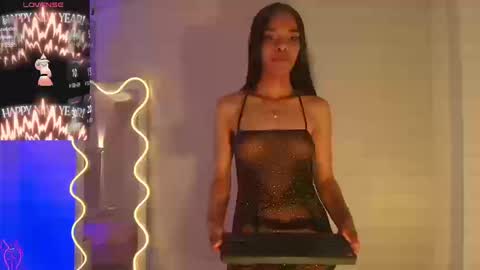 Mia online show from 09/19/25, 11:49