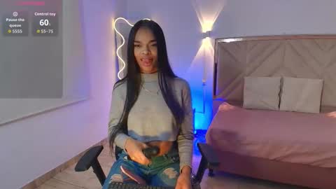 Mia online show from 10/03/25, 03:03