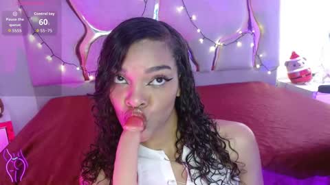 Mia online show from 12/19/25, 07:43