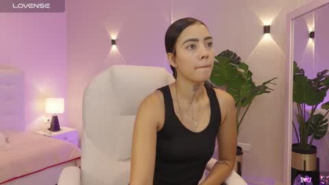 Mia Gomez online show from 10/11/25, 01:42