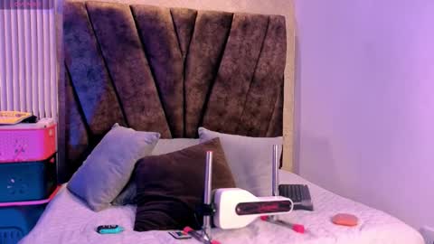 miagomezx online show from 02/04/26, 07:09