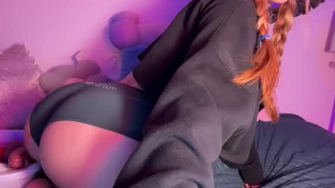 Mia Harper online show from 11/12/25, 08:30