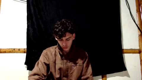 Mia  Sam online show from 11/23/25, 11:32