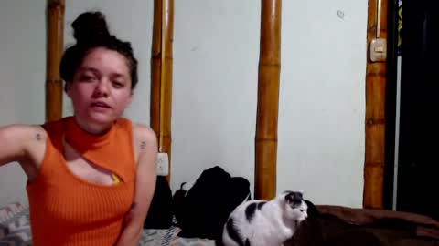 Snapshot of miahells chatting on 01/11/26, 08:25 Mia Sam online show from 01/11/26, 08:25