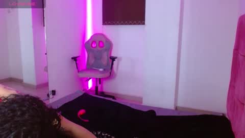 MIA VELEZ online show from 01/28/25, 08:57