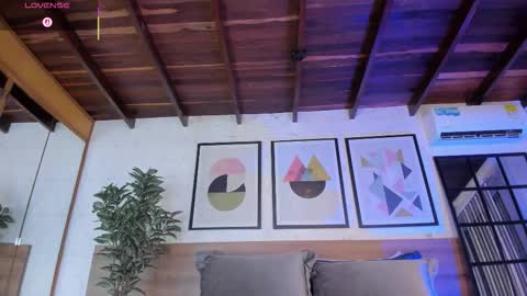 Mia  online show from 11/29/25, 03:42