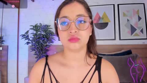 Mia  online show from 01/12/26, 03:34