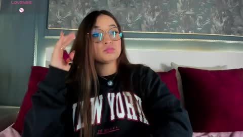 Mia  online show from 06/02/26, 03:41