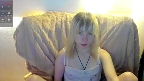 Snapshot of miakimiko chatting on 06/22/26, 01:07 miakimiko online show from 06/22/26, 01:07