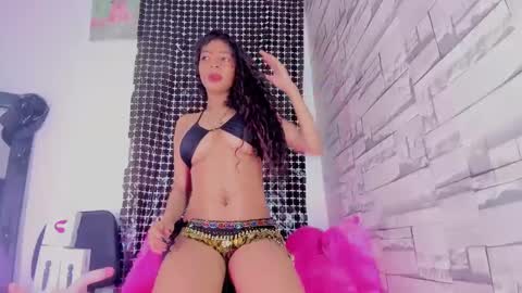 miakirshner_ online show from 02/23/25, 09:37