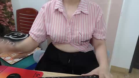 Mia online show from 10/02/25, 03:13