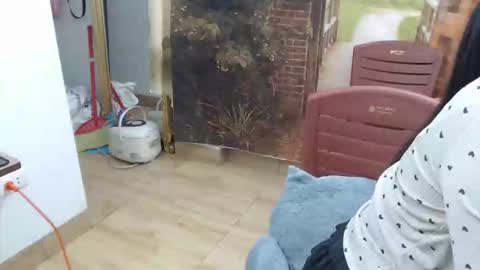 Mia online show from 10/29/25, 03:42