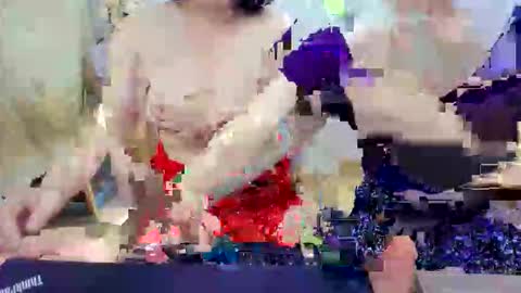 Mia online show from 11/09/25, 11:52