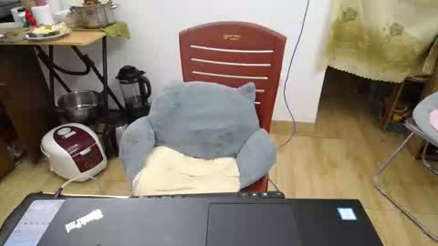 Mia online show from 11/11/25, 09:42