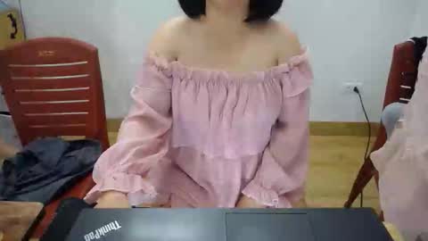 Mia online show from 11/28/25, 06:05