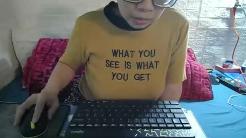 Mia online show from 12/14/25, 07:47