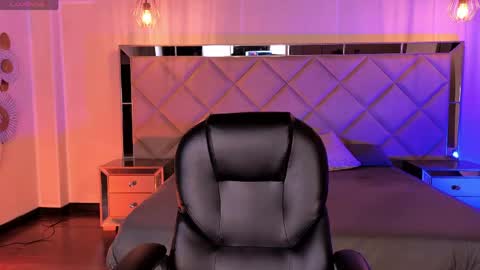 Call me Mia  online show from 06/08/26, 07:47