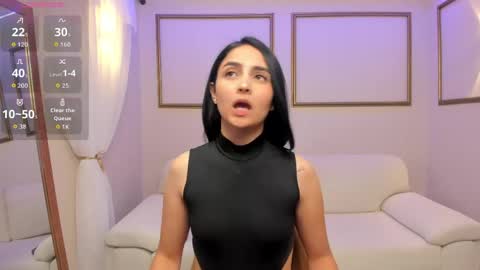 mialiore_ online show from 06/01/26, 12:29