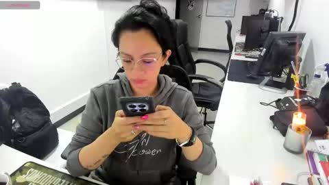 Mia  online show from 01/06/26, 03:10